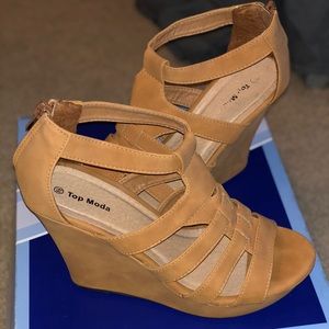 Tan wedges size 8.5